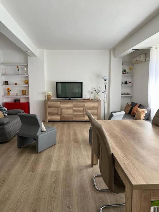 Le Building: 5 Pax Centre Ville Marsiglia Esterno foto